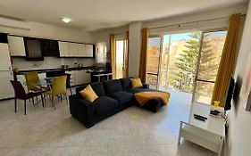 Sea View And Valley View Flat In Marsalforn